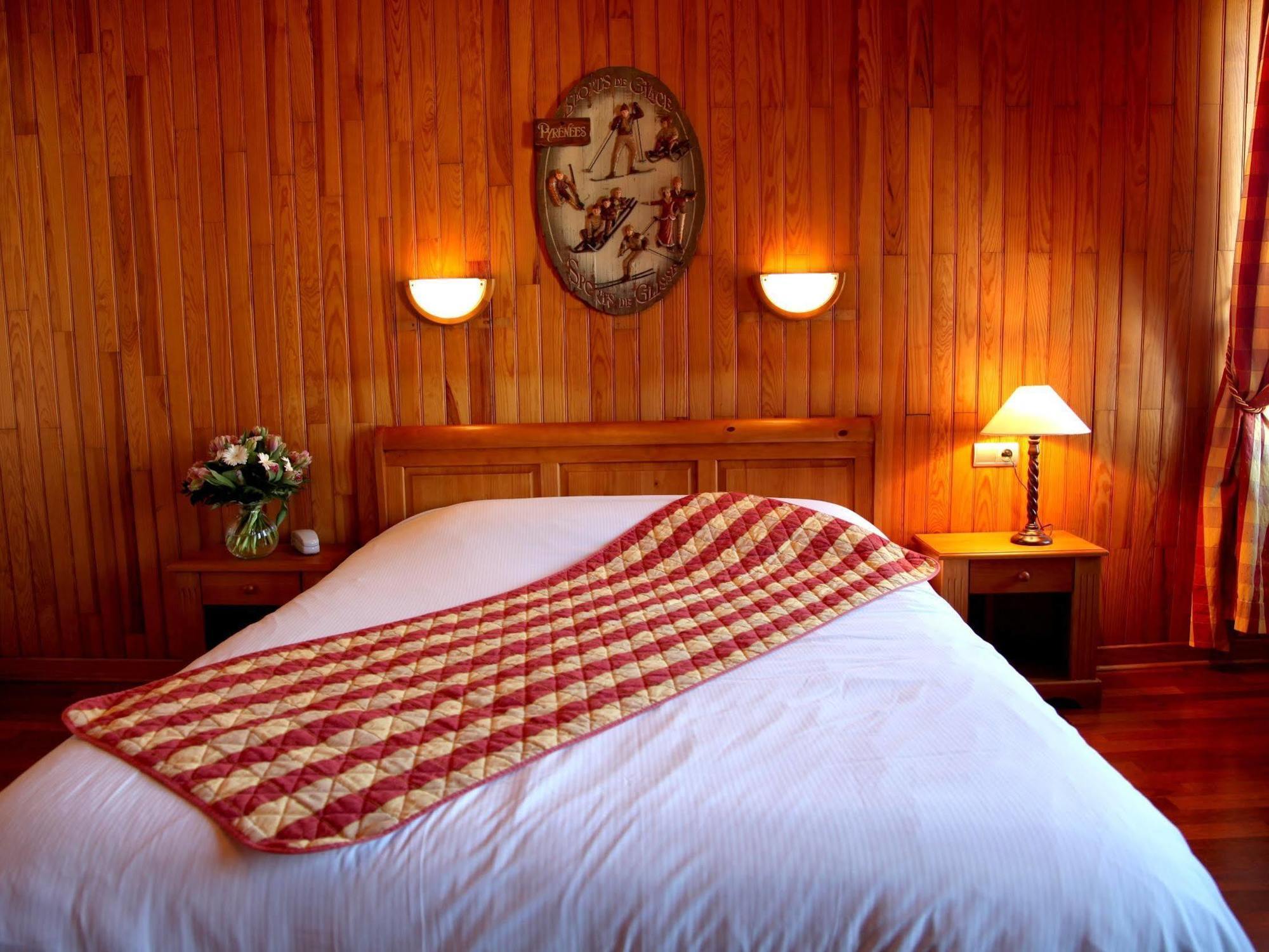 Logis Hotel Des Bains Gerardmer Ngoại thất bức ảnh