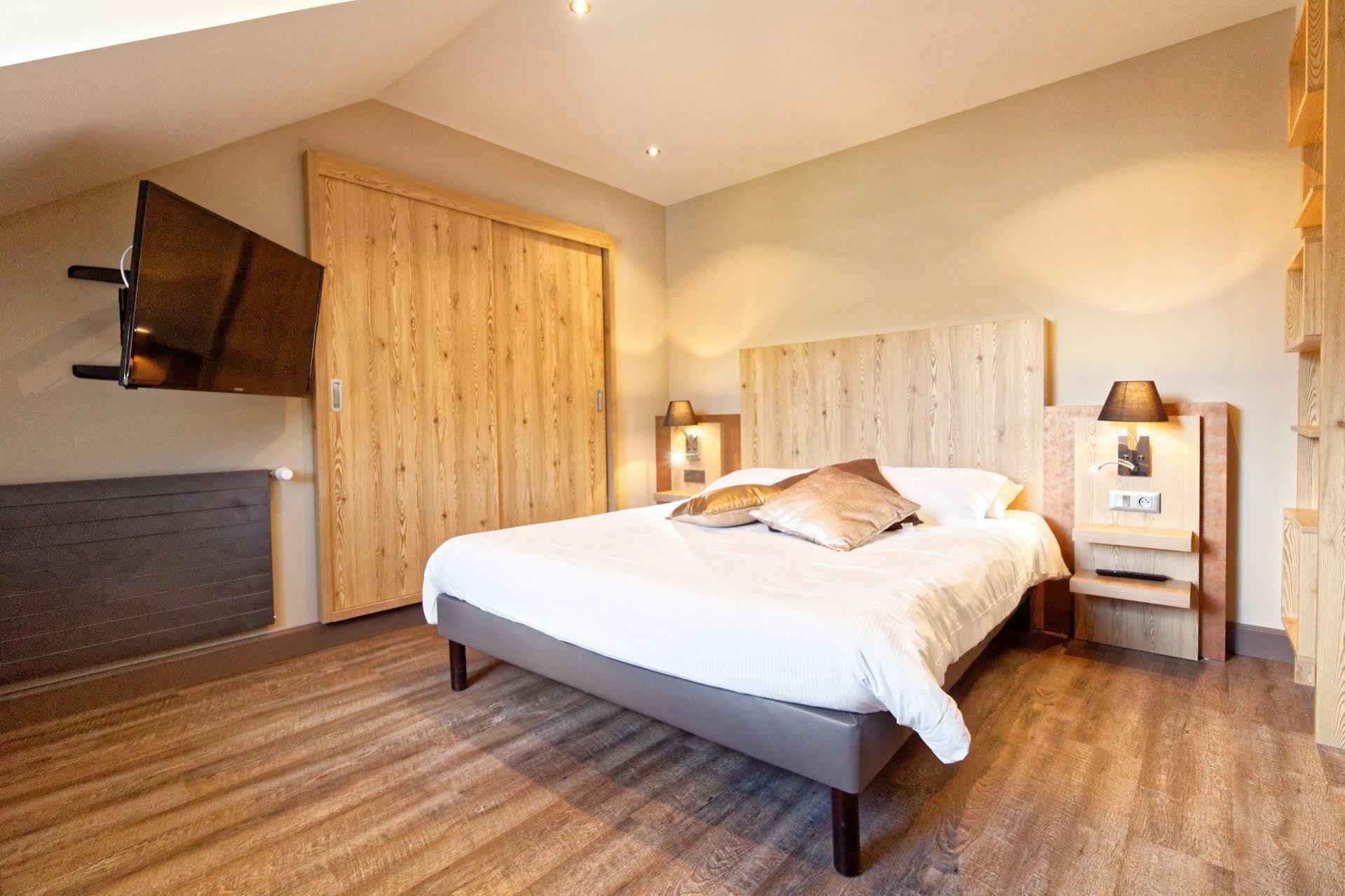 Logis Hotel Des Bains Gerardmer Ngoại thất bức ảnh